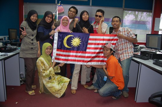 Selamat hari merdeka!!! gambar kenangan bersama rakan-rakan reporter Sinar Harian KL dan Selangor