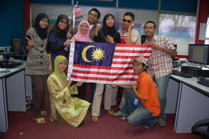 Selamat hari kemerdekaan buat seluruh rakyat Malaysia serta rakan-rakan reporter Sinar Harian KL dan Selangor..Merdeka3x